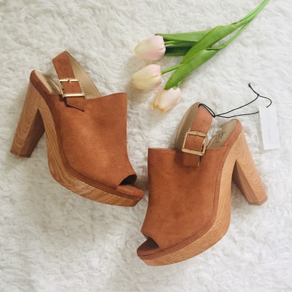 NYC NWT Tan Suede Peep Toe Heeled Clogs Size 8 - Picture 8 of 14